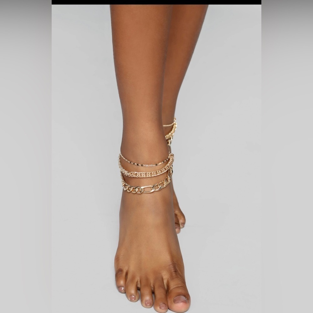Gold layered anklet - Picture 2 of 2